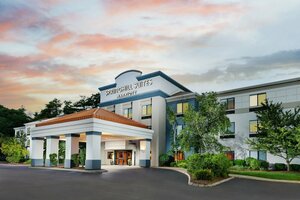 Гостиница SpringHill Suites Manchester-Boston Regional Airport