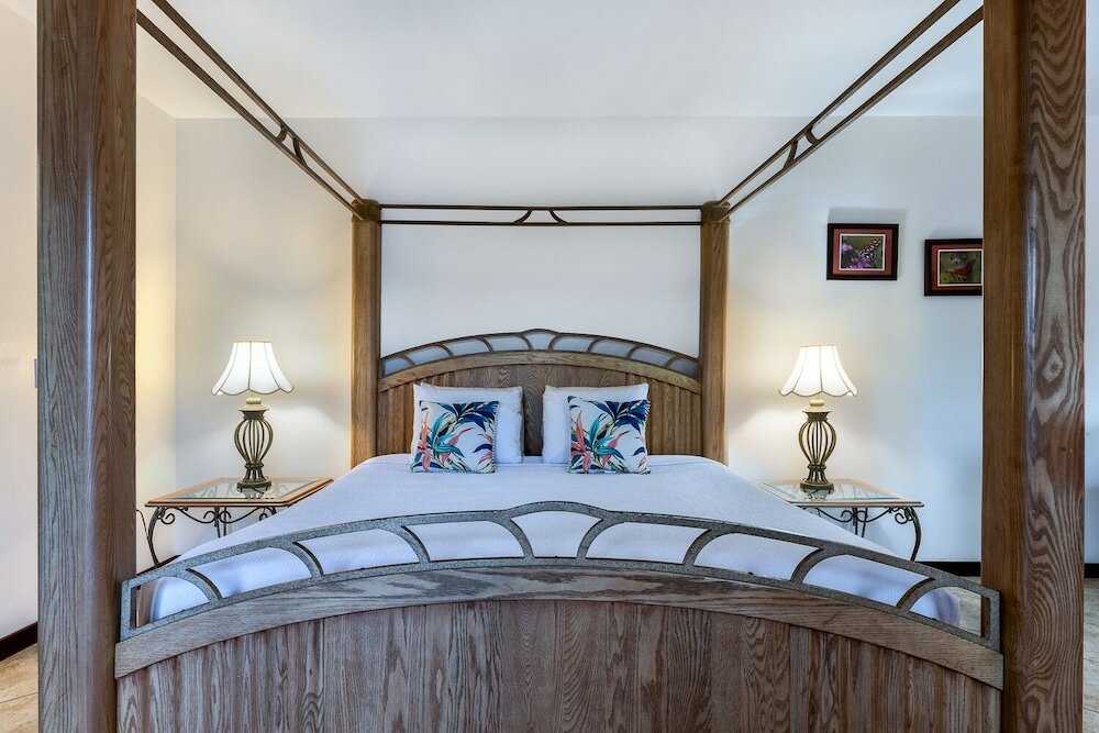 Фото Rock Reef Resort