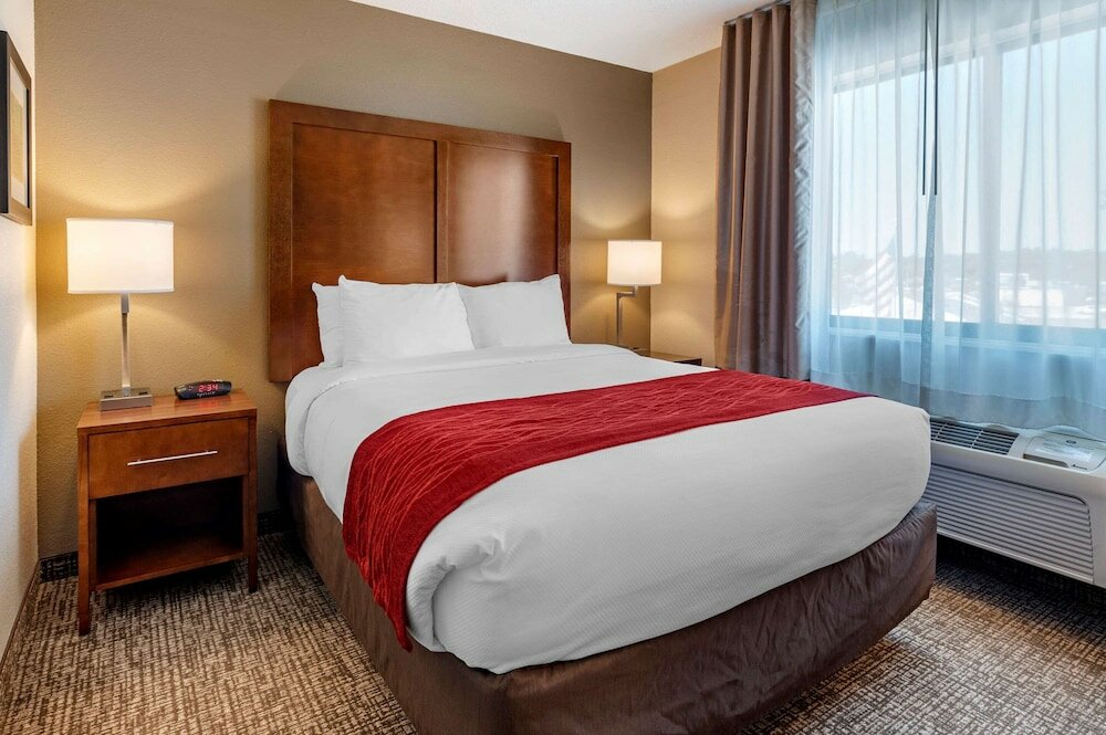 Фото Comfort Inn La Porte