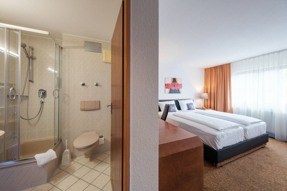 Фото Hotel Flora Stuttgart - Möhringen