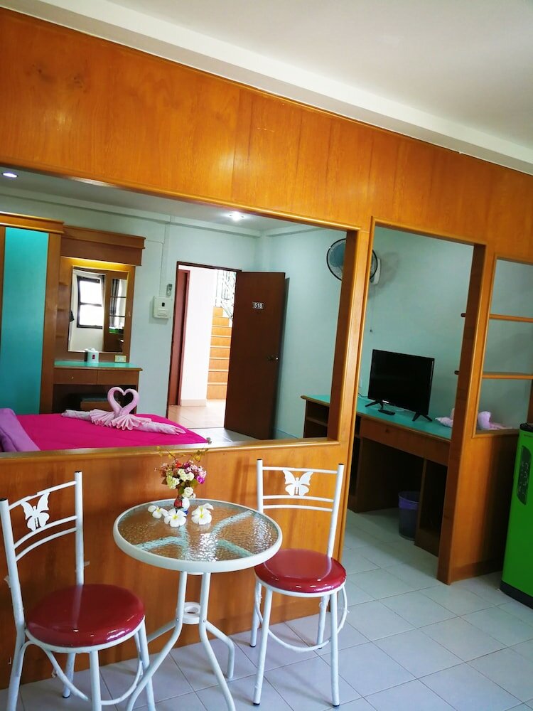 Фото Benjamart Residence