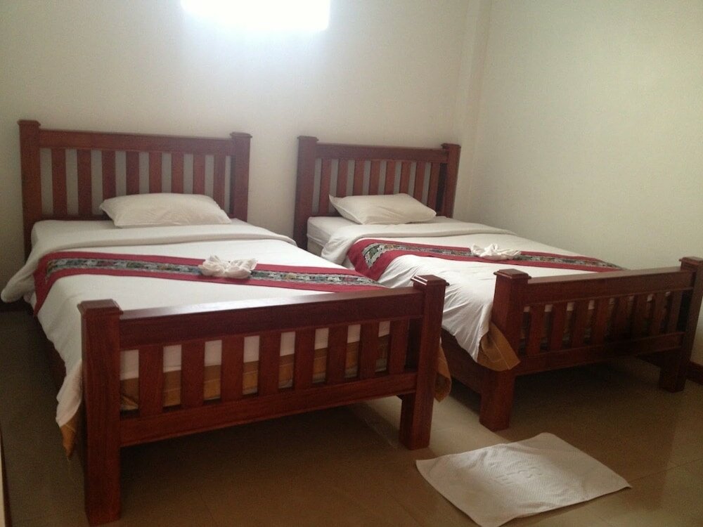 Фото Chalouvanh Hotel