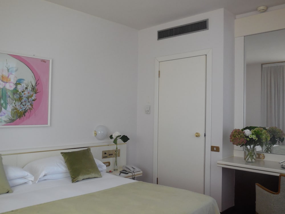 Фото Starhotels Cristallo Palace