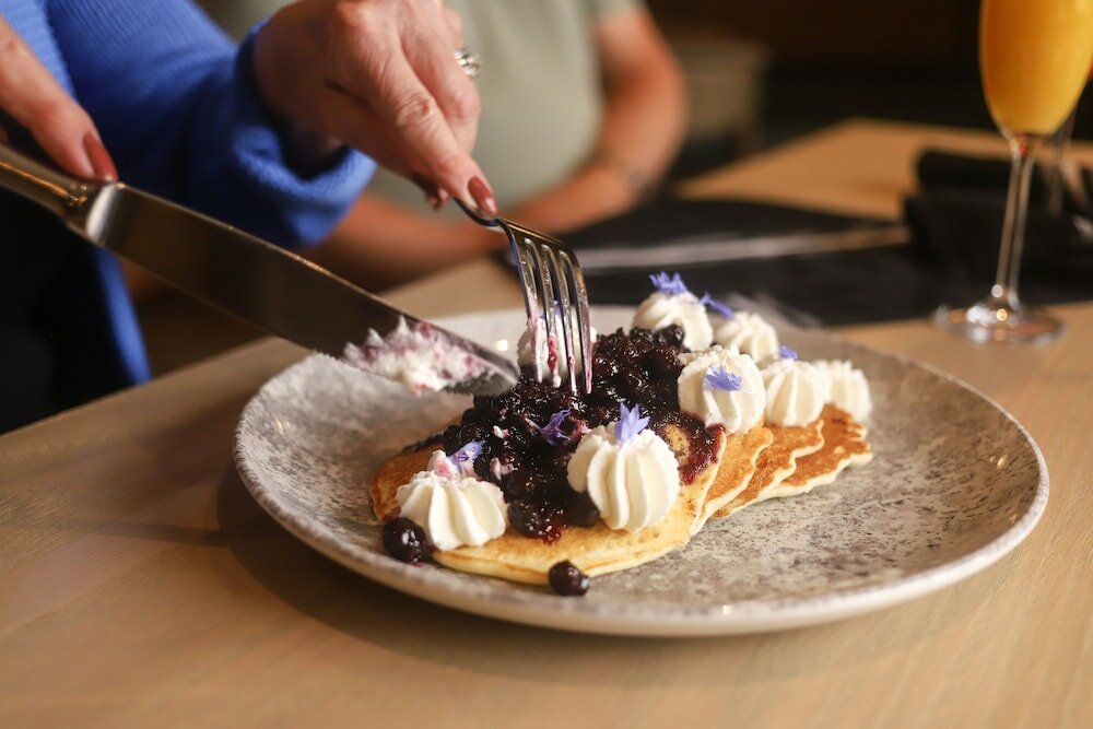 Фото Delta Hotels by Marriott Saskatoon Downtown