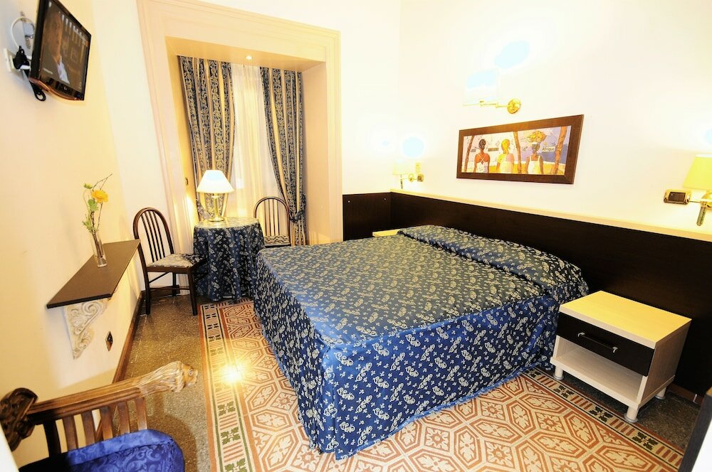 Фото Hotel Sweet Home