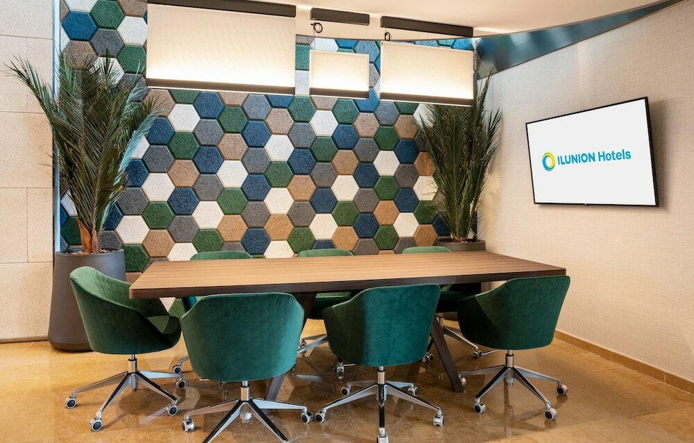 Фото Hotel Ilunion Valencia 4