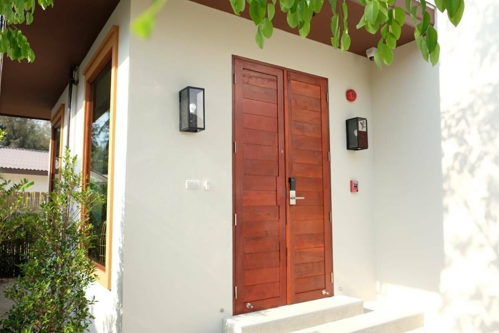 Фото Triple Tree Beach Resort