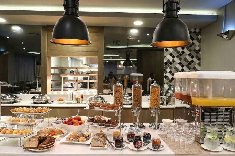 Фото Mayfair Hotel