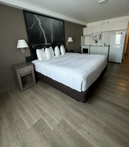 Гостиница Super 8 by Wyndham Dawson Creek в Досон-Крик