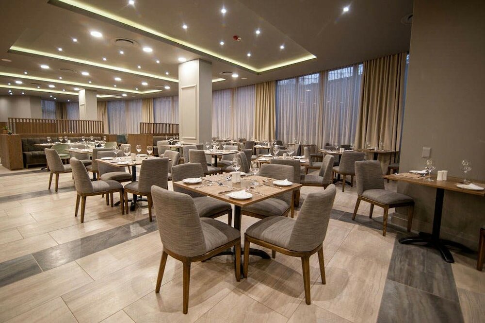 Фото Mayfair Hotel