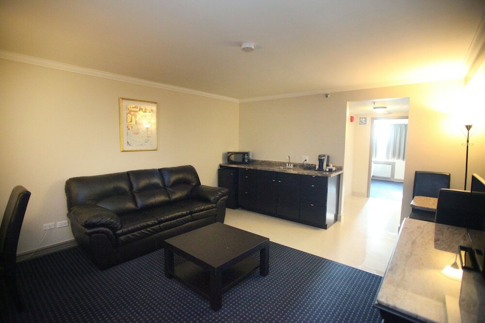 Фото Montecassino Hotel and Event Venue