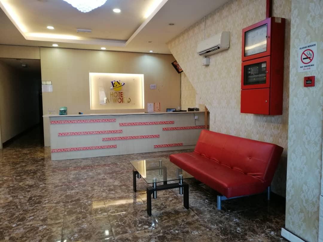 Фото Hotel Zamburger Sungai Besi