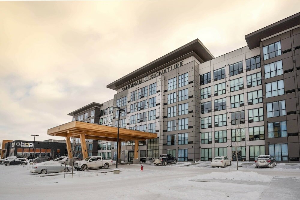 Фото Sandman Signature Sherwood Park Hotel