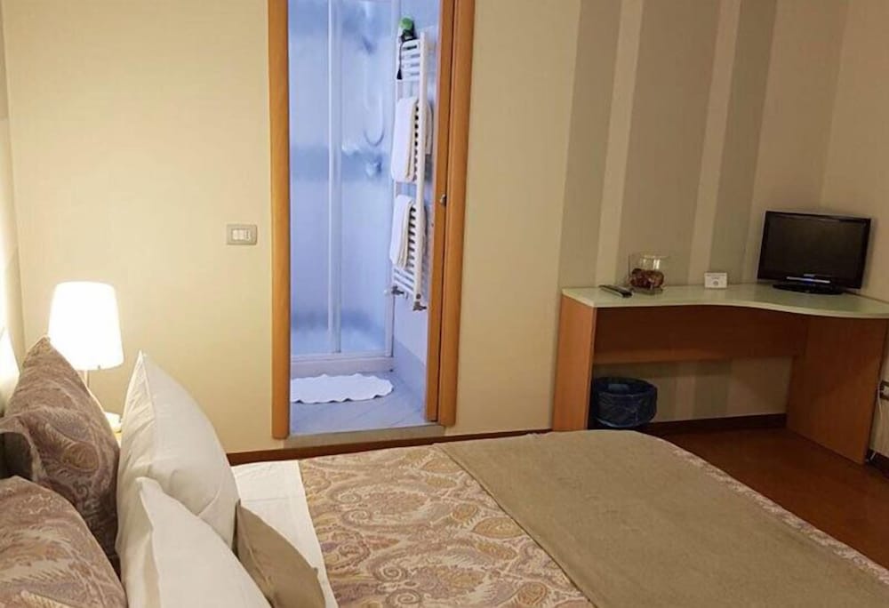 Фото Hotel Moniga