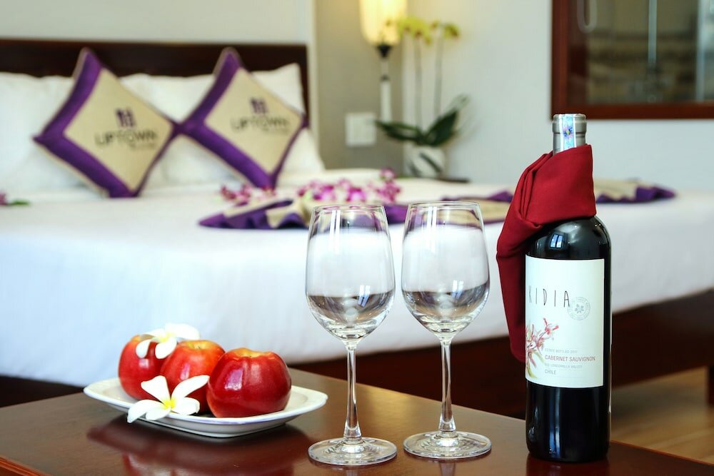 Фото Uptown Hotel