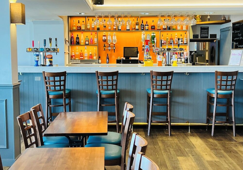 Фото Cove Bay Hotel