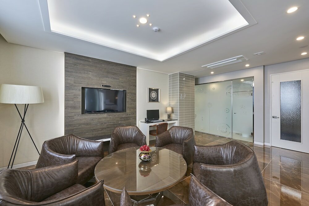 Фото Gwangju Aura Hotel