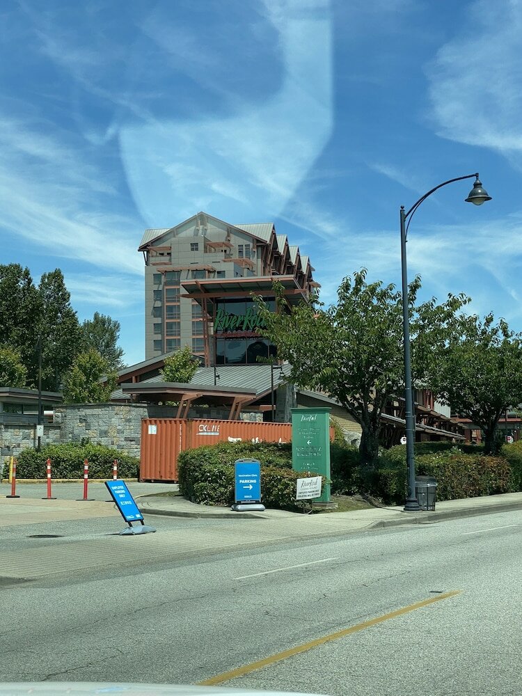 Фото Yvr Vickie’s Bed and Breakfast