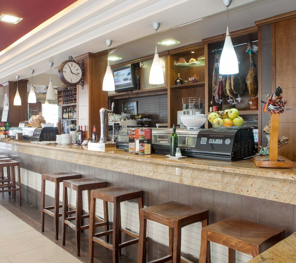 Фото Hotel Castilla Guerrero