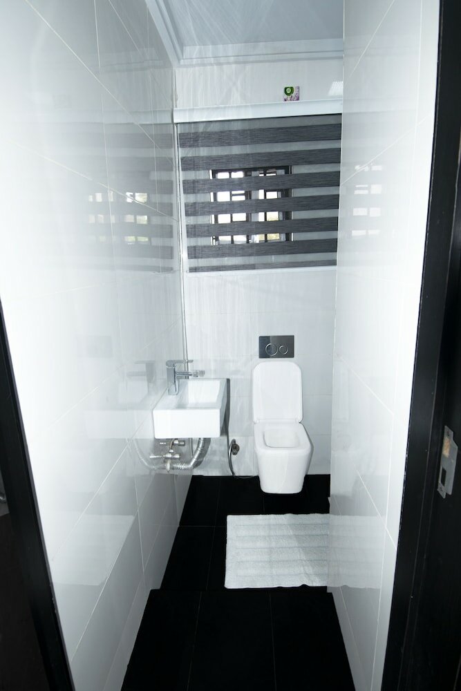 Фото Newland Luxury Apartments