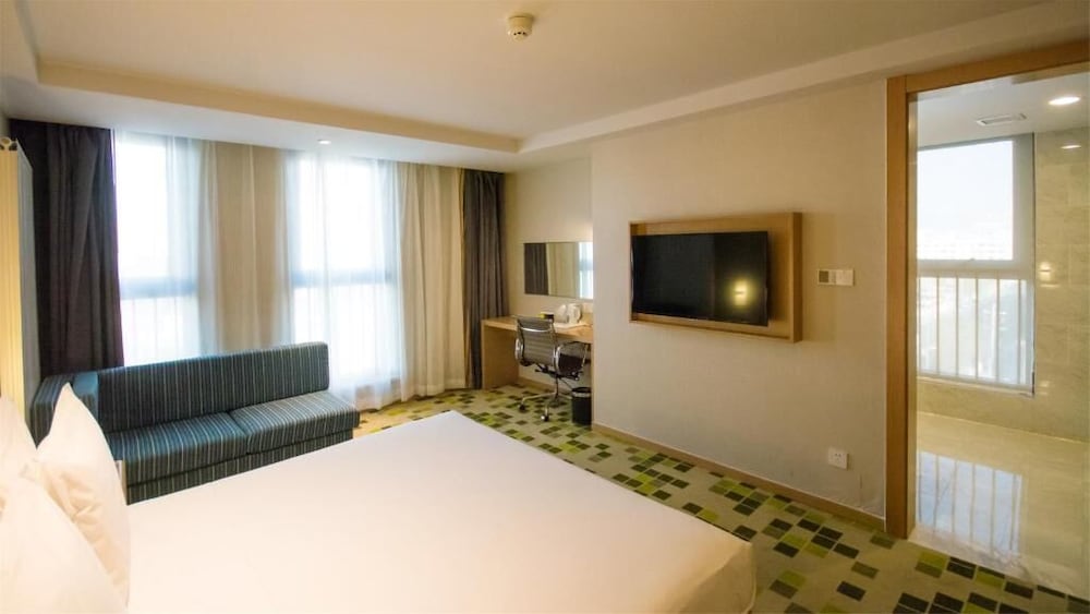 Фото Holiday Inn Express Zhangjiakou Park View