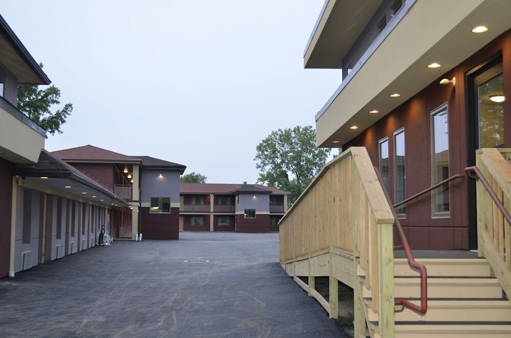 Фото AArya Hotel by Niagara Fashion Outlets