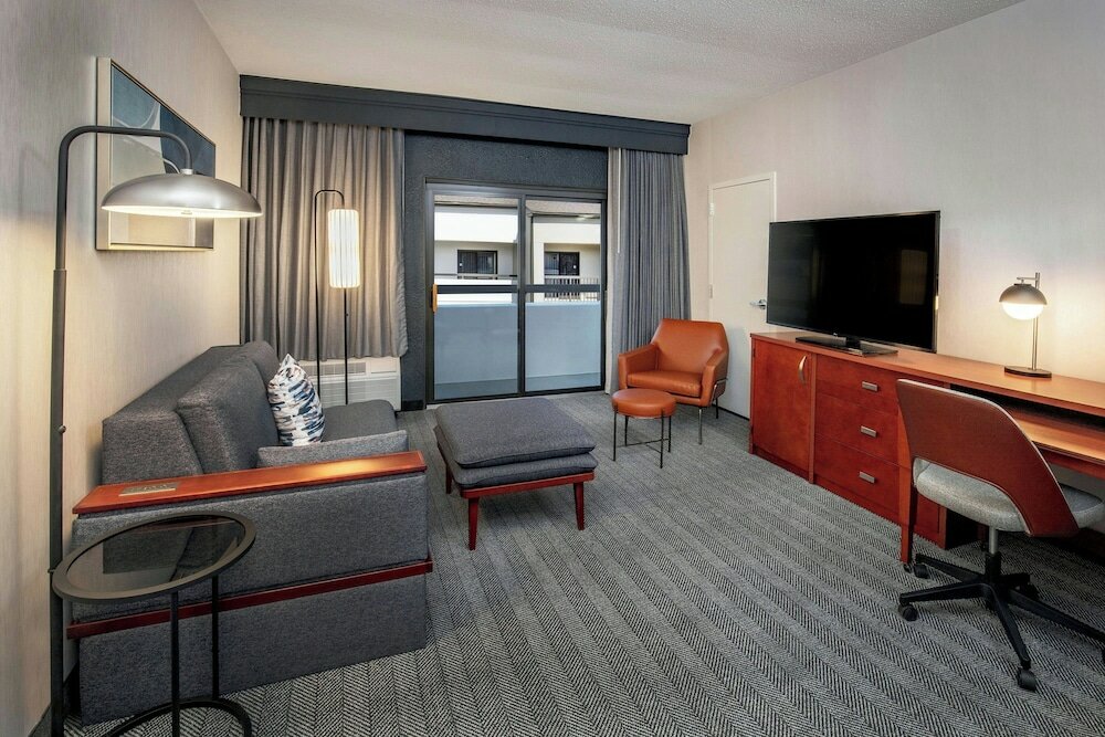 Фото Courtyard by Marriott Boston Andover