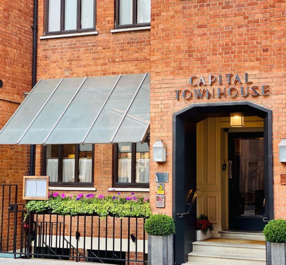 Фото The Capital Hotel Apartments & Townhouse