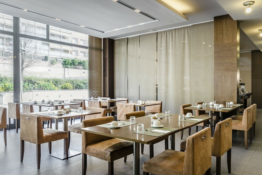 Фото Exe Barcelona Gate