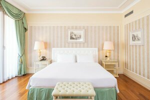 Гостиница Royal Hotel Carlton