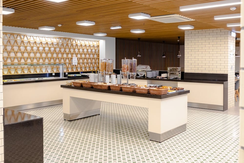 Фото Hotel Alif Campo Pequeno