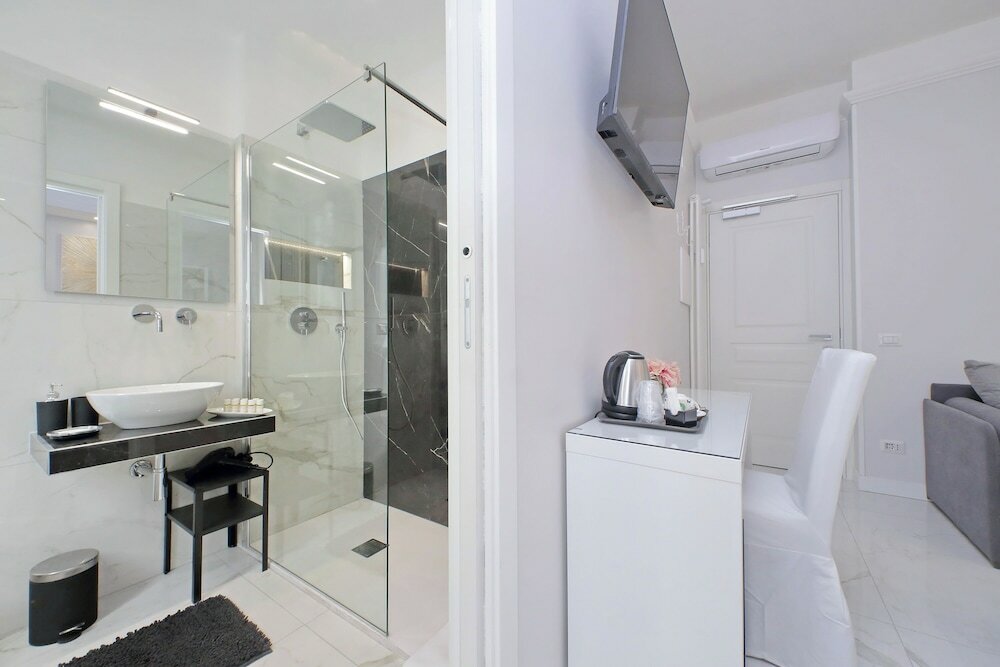 Фото Roman Holiday Charming