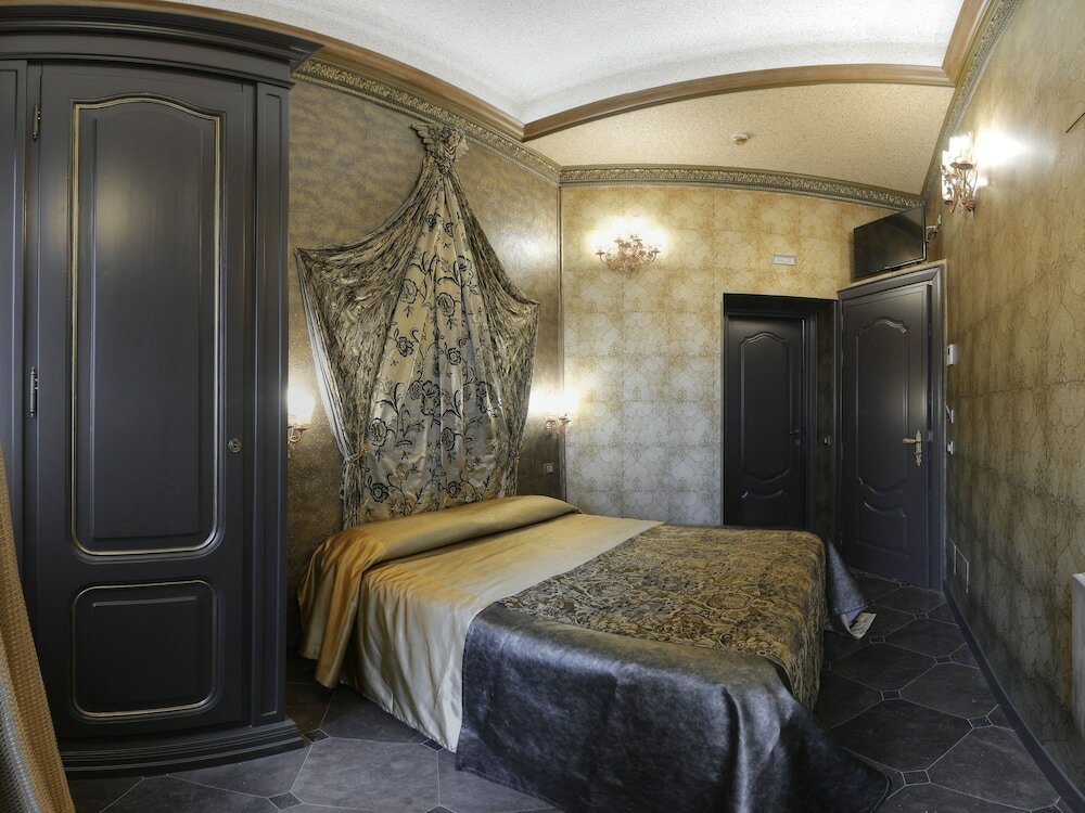 Фото Antica Dimora Delle Cinque Lune