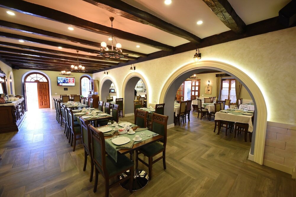 Фото Rose Garden Hotel