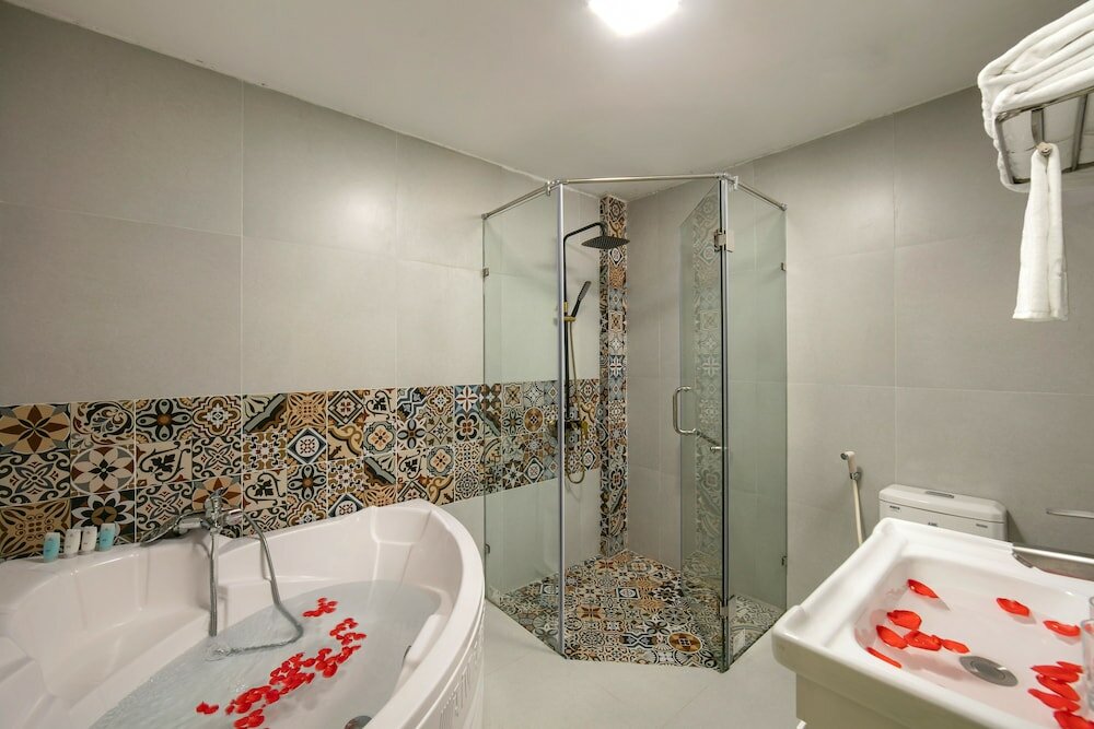 Фото Diamond Legend Hotel