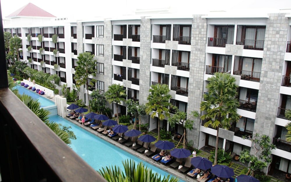 Фото Courtyard by Marriott Bali Seminyak Resort