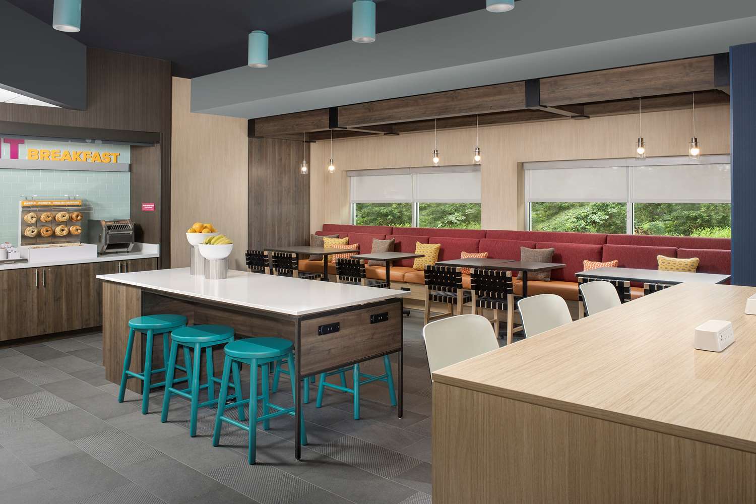 Фото Tru by Hilton Charlotte Airport Lake Pointe