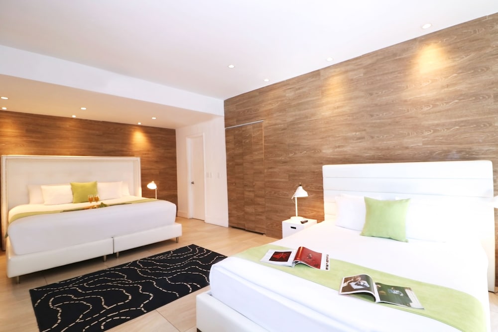 Фото Chesterfield Hotel & Suites, a South Beach Group Hotel