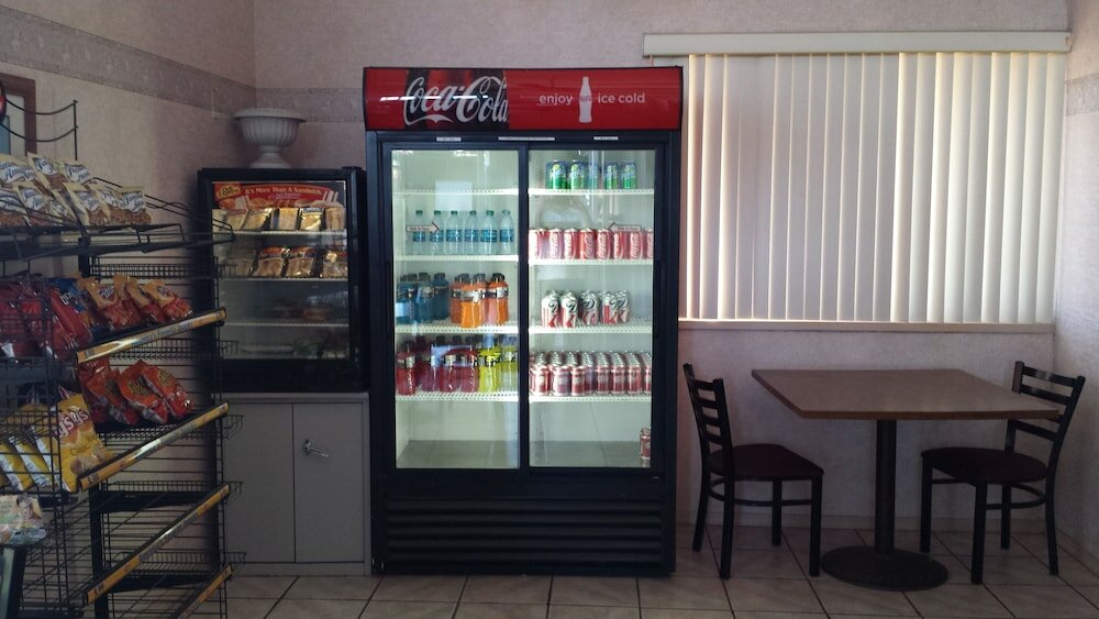 Фото Howard Johnson by Wyndham Phoenix Airport/Downtown Area