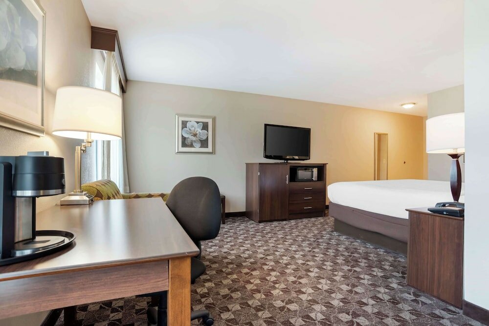 Фото Best Western Plus Oak Mountain Inn