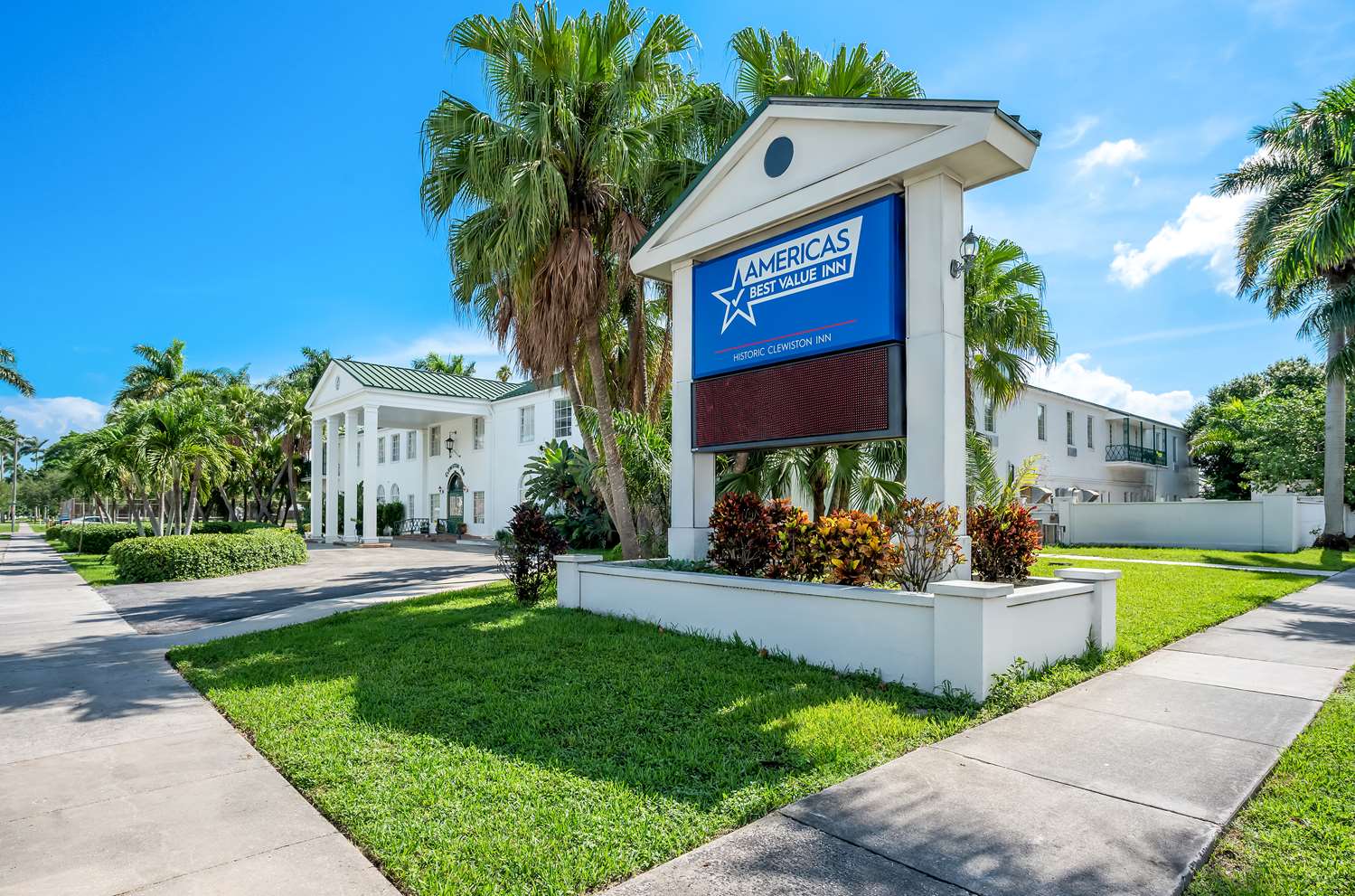 Фото Americas Best Value Inn Historic Clewiston Inn