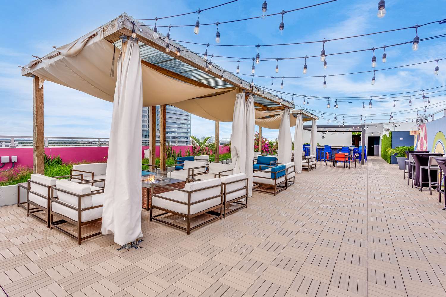 Фото Serena Hotel Aventura Miami, Tapestry Collection by Hilton