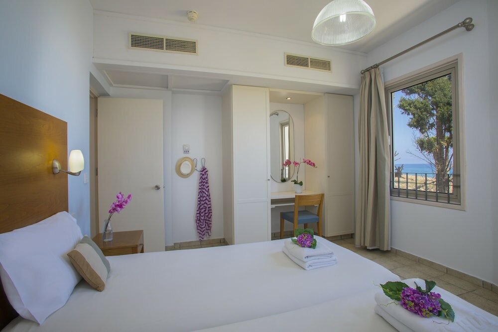 Фото Louis Althea Beach Hotel