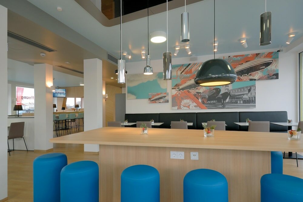 Фото B&b Hotel Böblingen