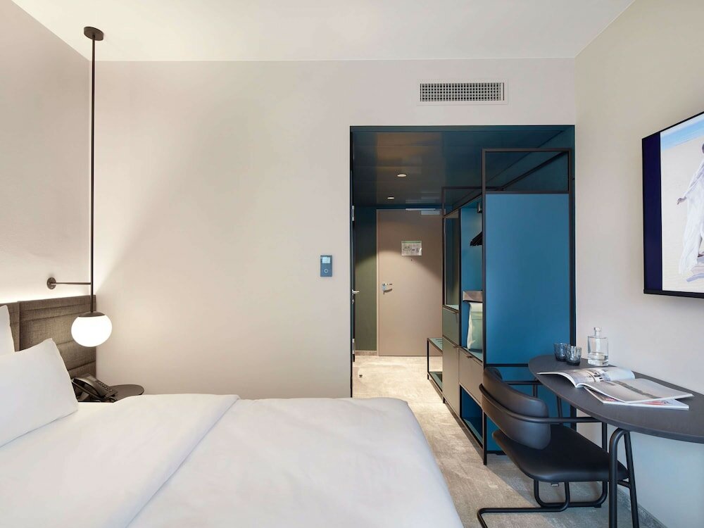 Фото Novotel Hamburg Central Station