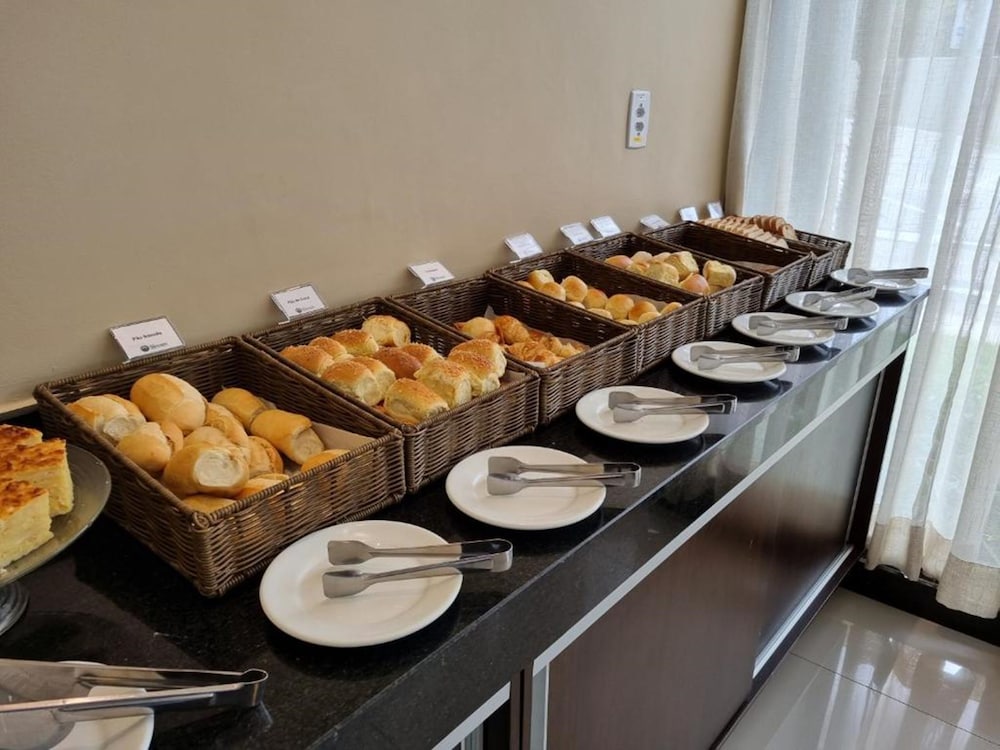 Фото Hotel Rainha dos Apóstolos