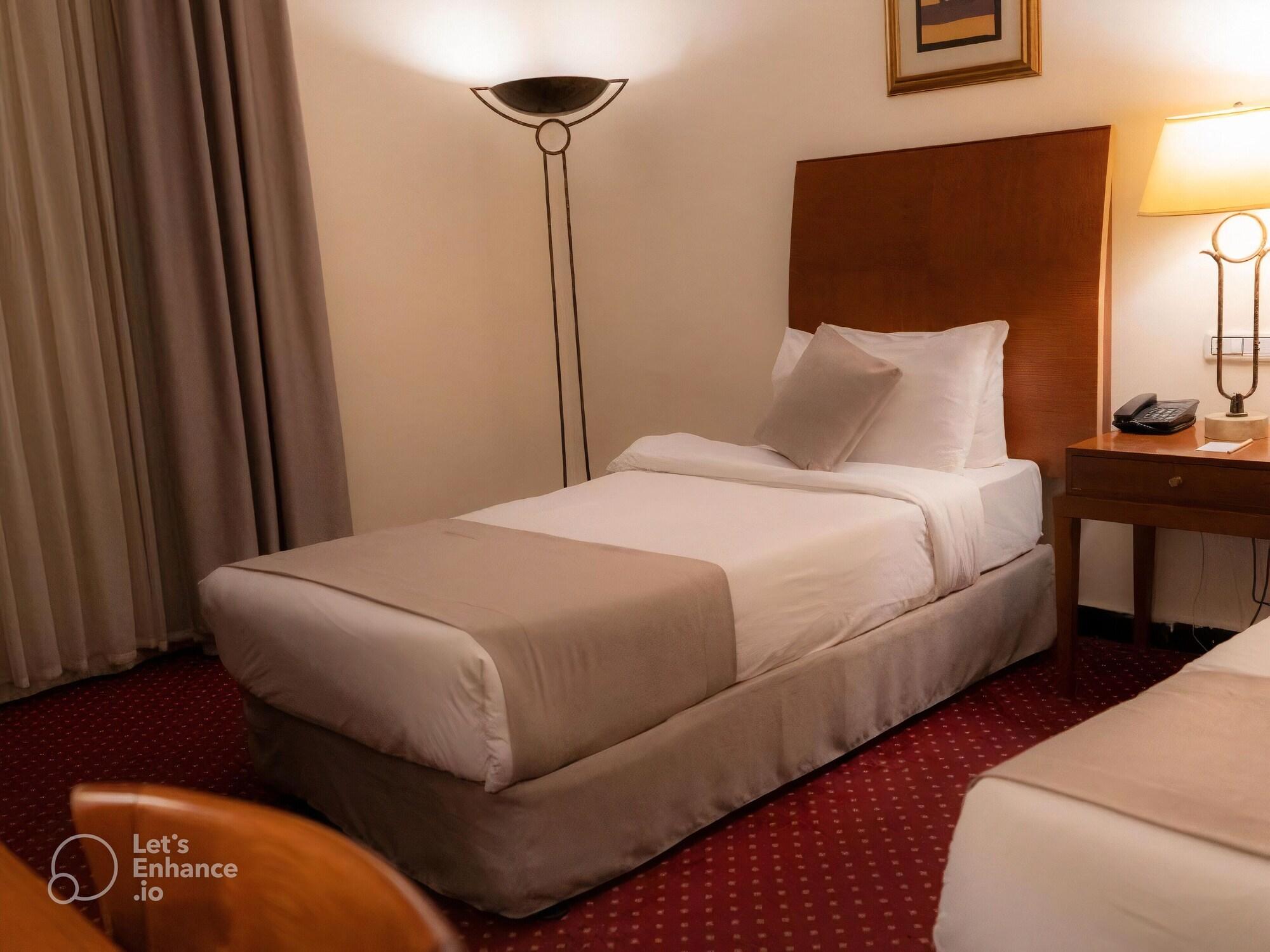 Фото Arena Hotel by Trend