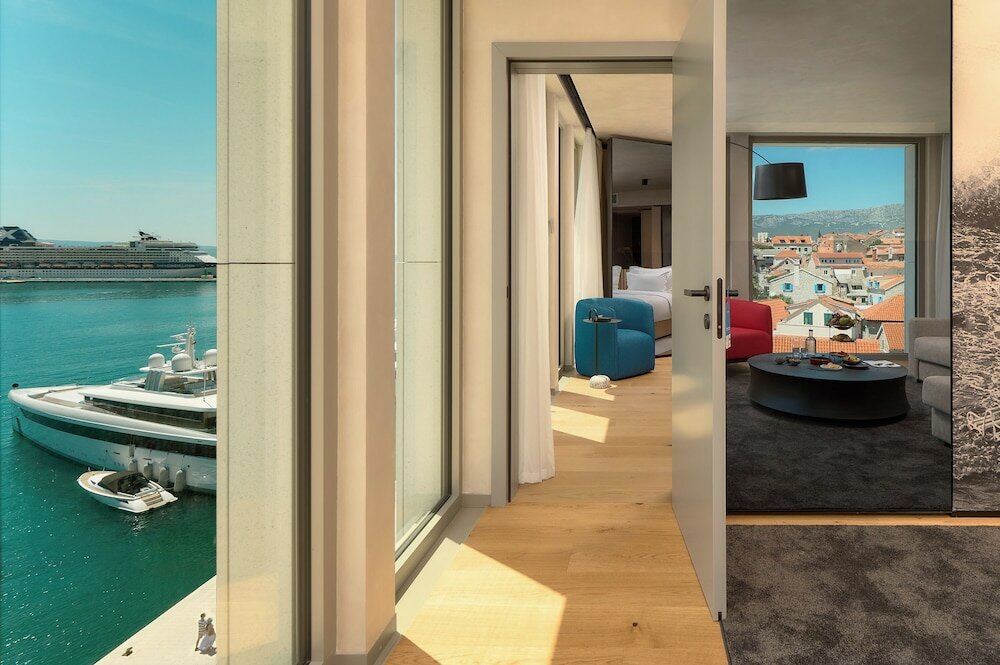 Фото Hotel Ambasador