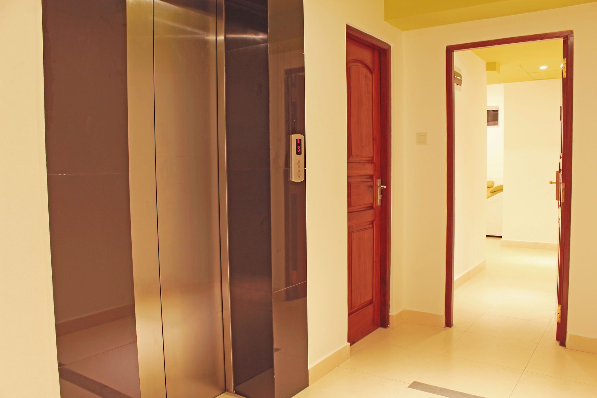 Фото Thilhara Days Inn