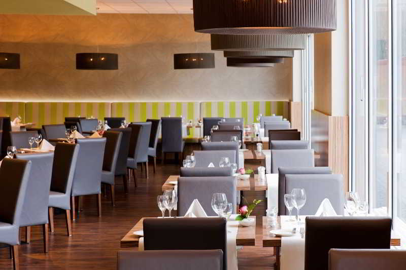 Фото Mercure Hotel Hamburg am Volkspark